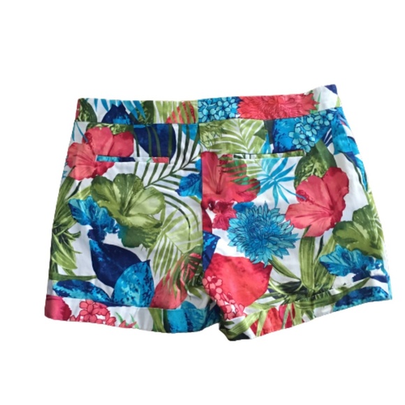 Attention Contemporary Fit Tropical Floral Shorts 8 - Picture 2 of 3